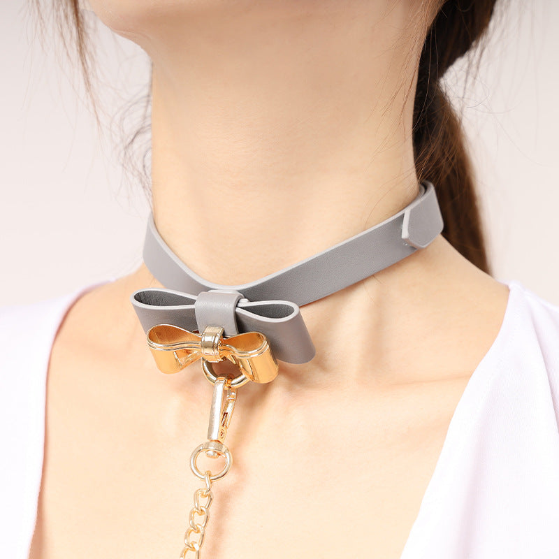 Bondage Queen Metal Bow Collar and Leash Set